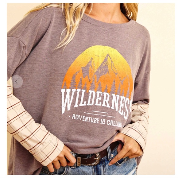 #02 Favorite Color Block Sleeves Graphic Top - Picture 2 of 5